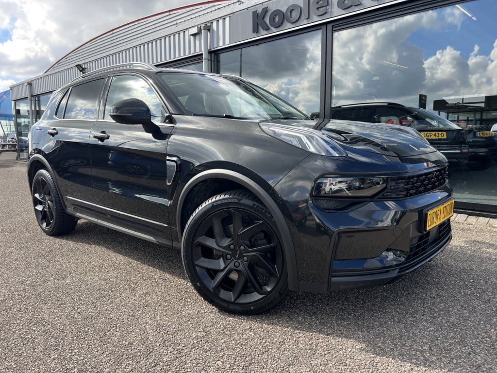 Lynk & Co 01 1.5 261pk phev , black edition , zwarte velgen , panodak , 360
