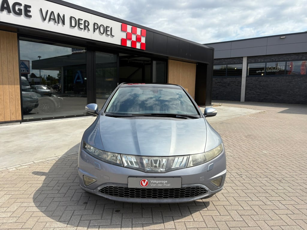 Honda Civic 1.8 executive