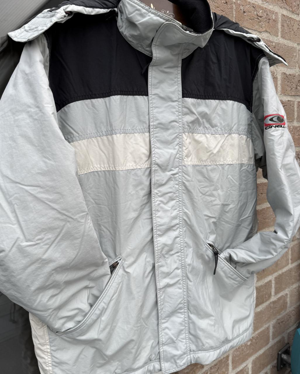 Hele mooie en goede O’Neill winterjas. Maat M maar valt als X/Xl.