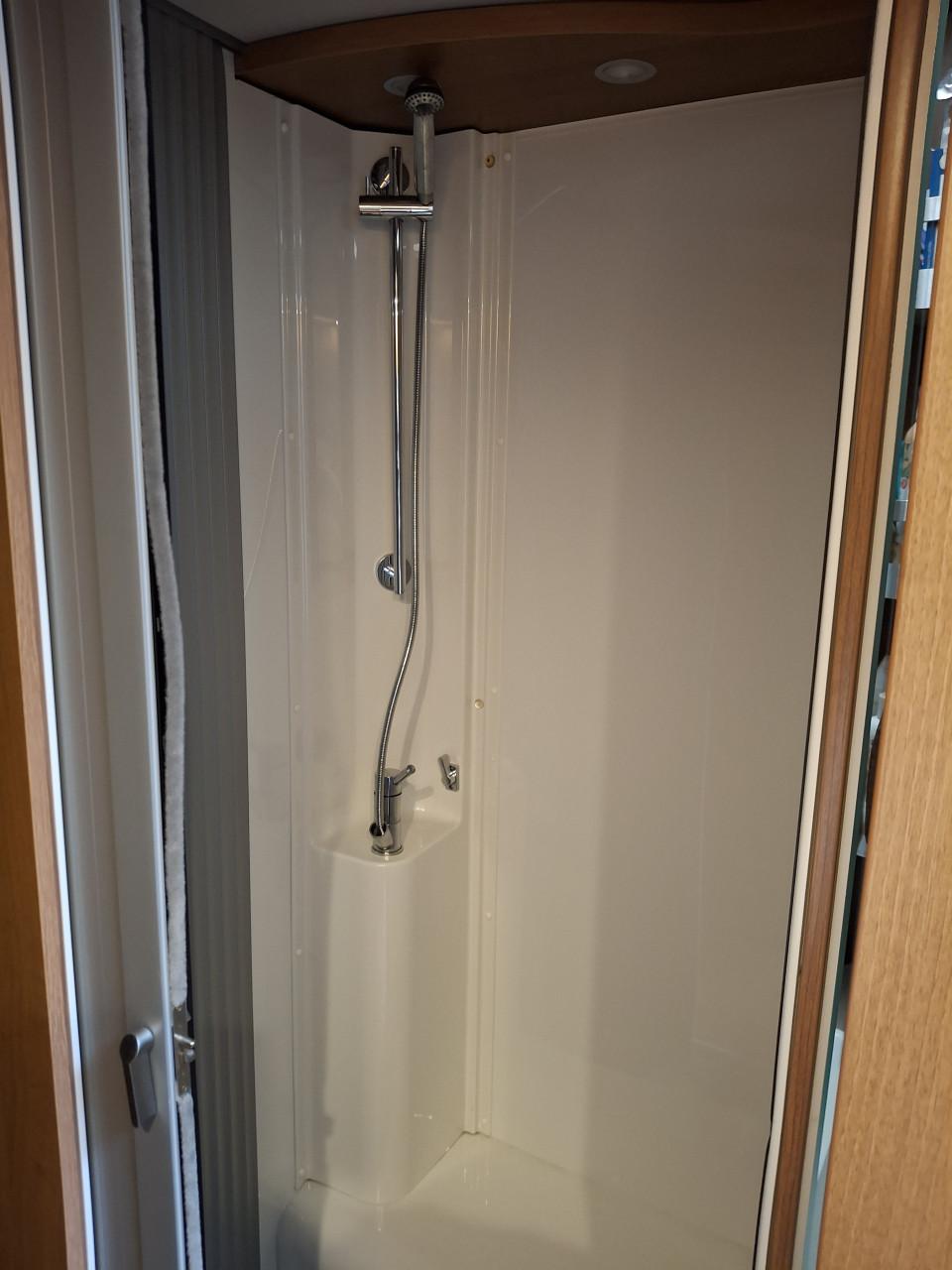 Knaus VanTI 650 MEG Platinum 165PK (2020) Levelsysteem + fietslift