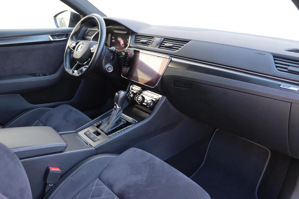 Skoda Superb combi 1.4 tsi iv sportline 217pk dsg6