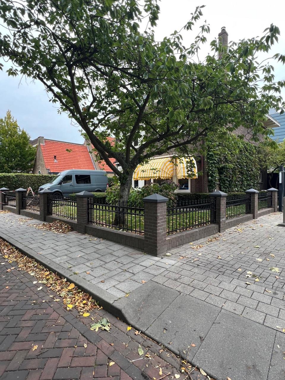 Een meerwaarde voor elke woning. Inrijpoorten elk type en maat is mogelijk.