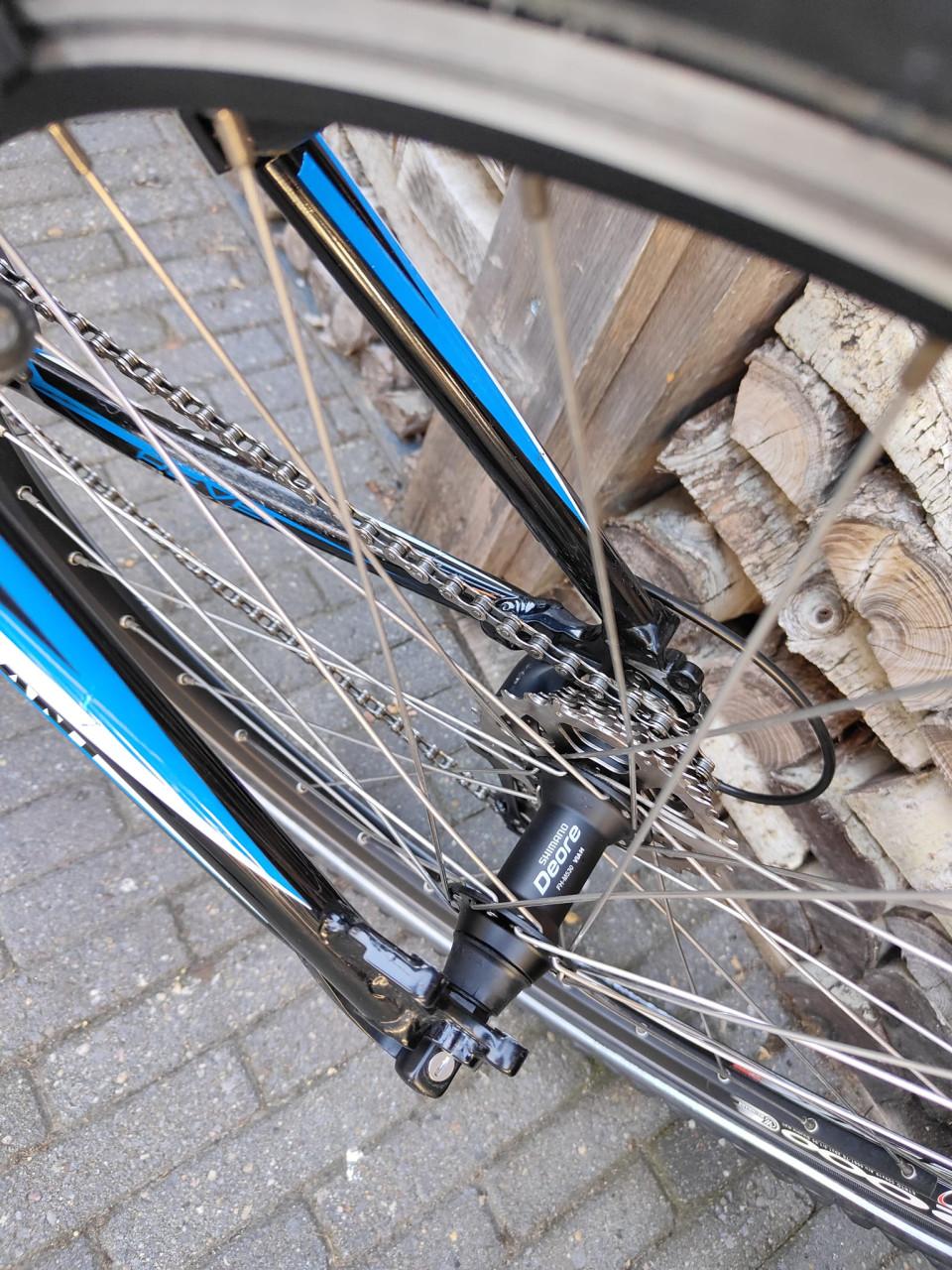 Giant Revel 26 inch mountainbike framemaat S 40 cm deore