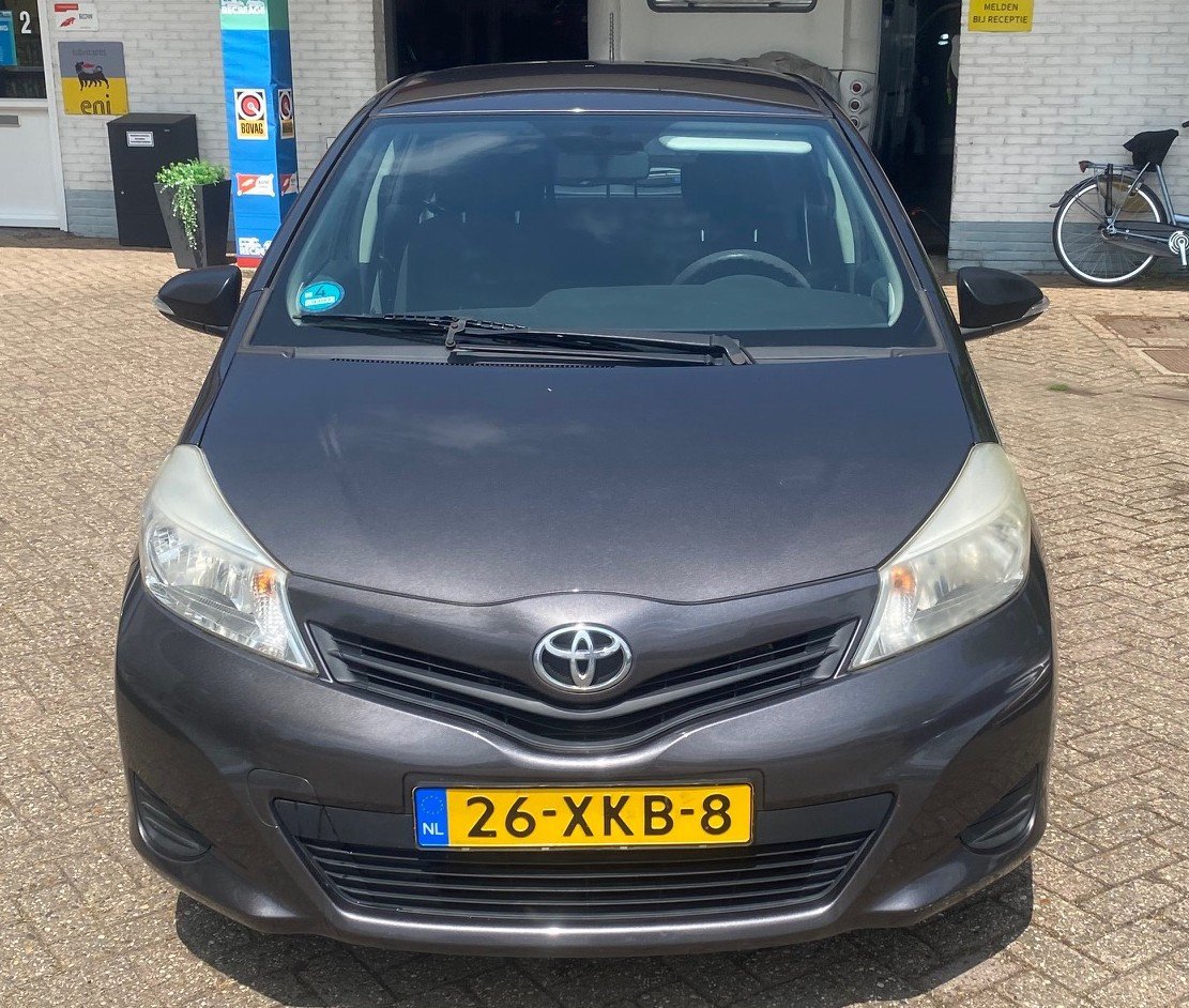 Toyota Yaris 1.0 VVT-i – Ruim en zuinig! Airco, jaar APK, beurt+3m gar