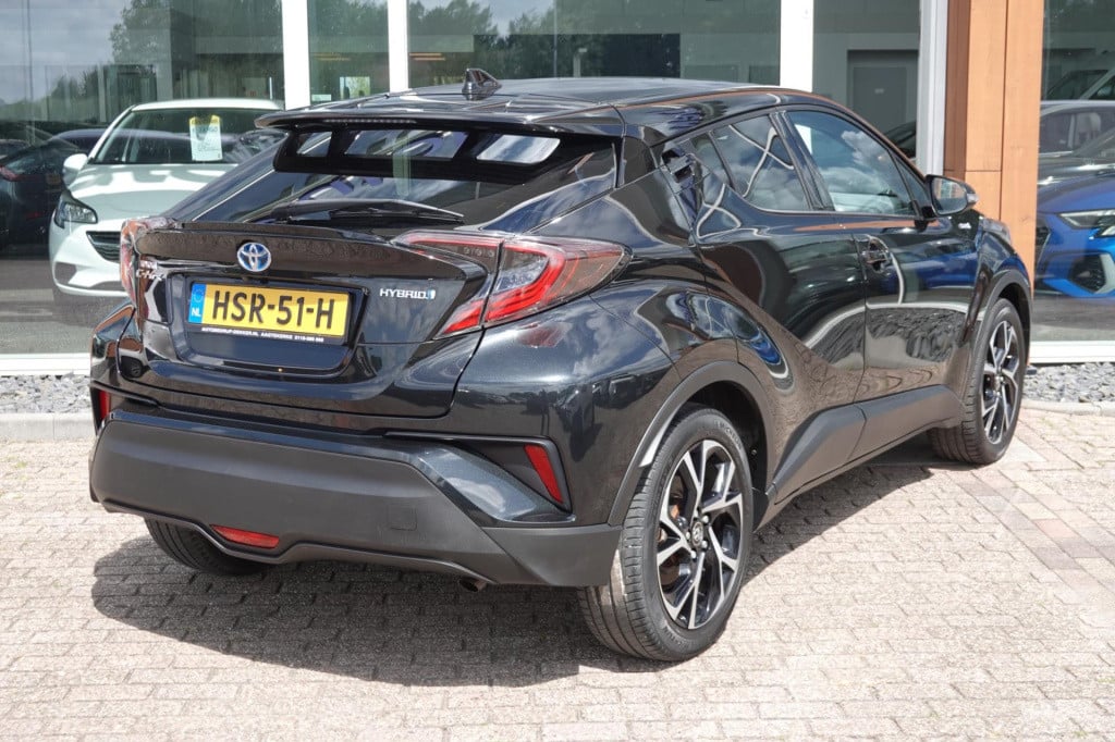 Toyota C-hr 1.8 hybrid adventure