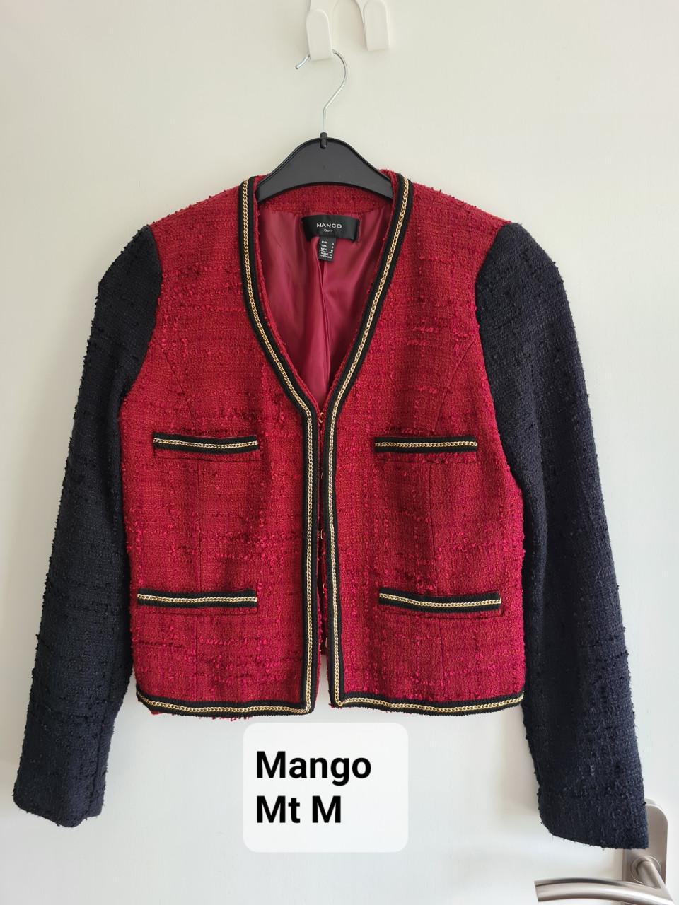 Stijlvol Mango tweed jasje in een opvallende rood-zwarte kleurencombinatie.