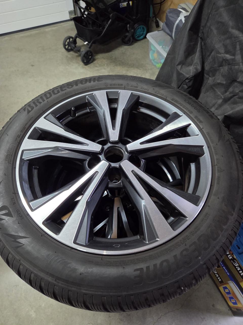 Velgen met banden voor Nissan Qashqai 215/55R18