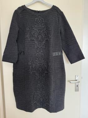 Mooie grijze jurk van Expresso, maat 46