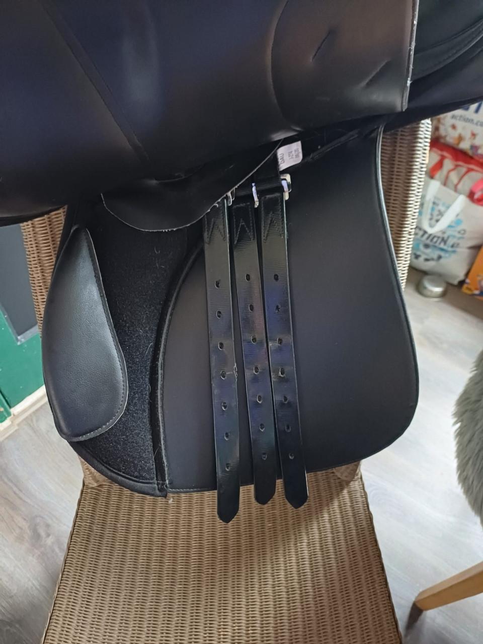 Veelzijdigheidszadel norton 17 inch