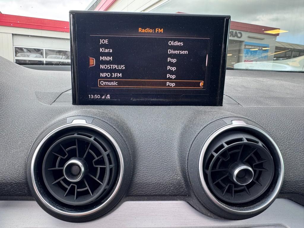 Audi Q2 30 tfsi sport
