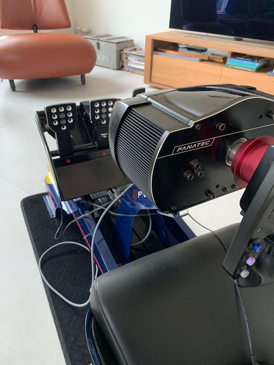 Complete fanatec sim racing set up, playseat F1