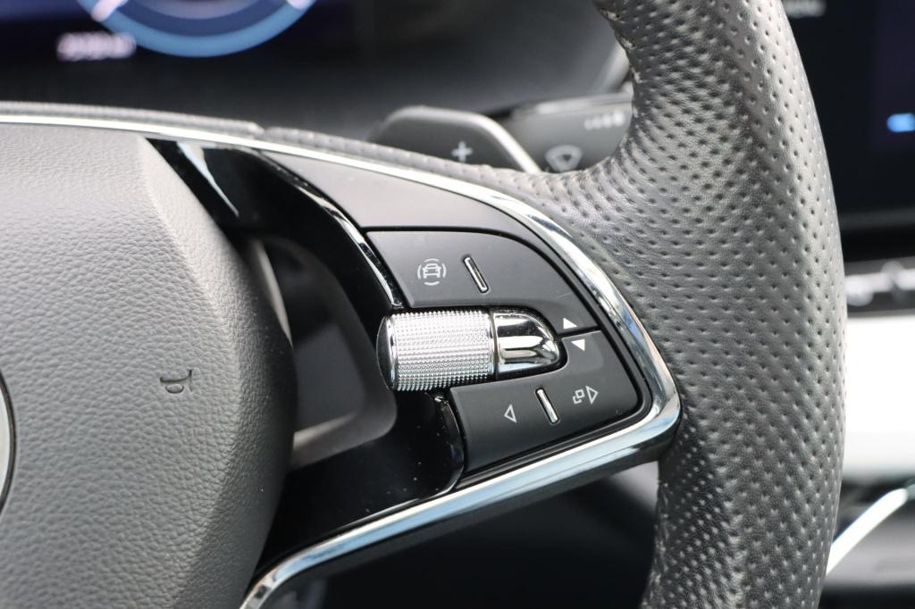 Skoda Octavia combi 1.4 tsi iv style 204pk dsg6 panorama dak | keyless | me