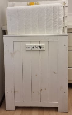 Babyledikantje commode