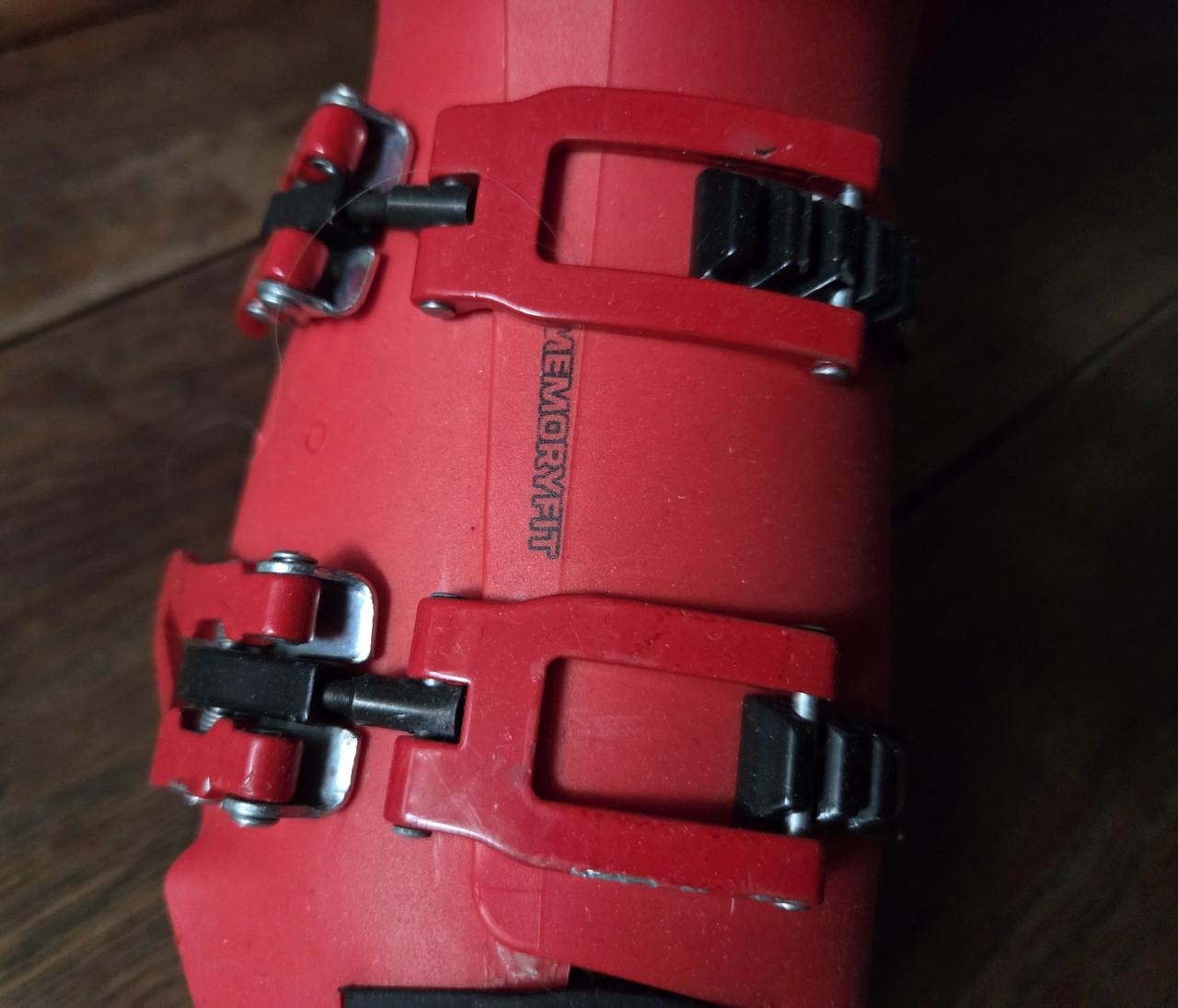 Rode skischoenen Atomic Redster Club Sport 130