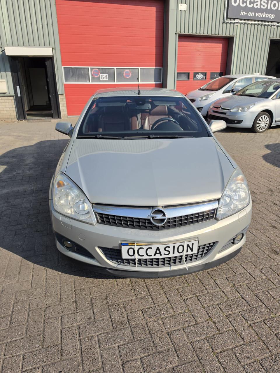 Opel Astra TwinTop 1.8 140PK Cabrio Coupe – 2008 – APK 02-10-2026 – €850,-