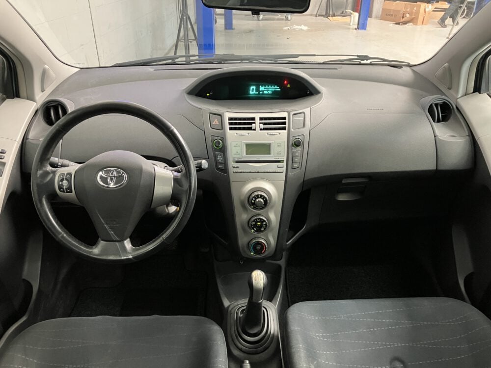 Toyota Yaris 1.3 VVTi Sol