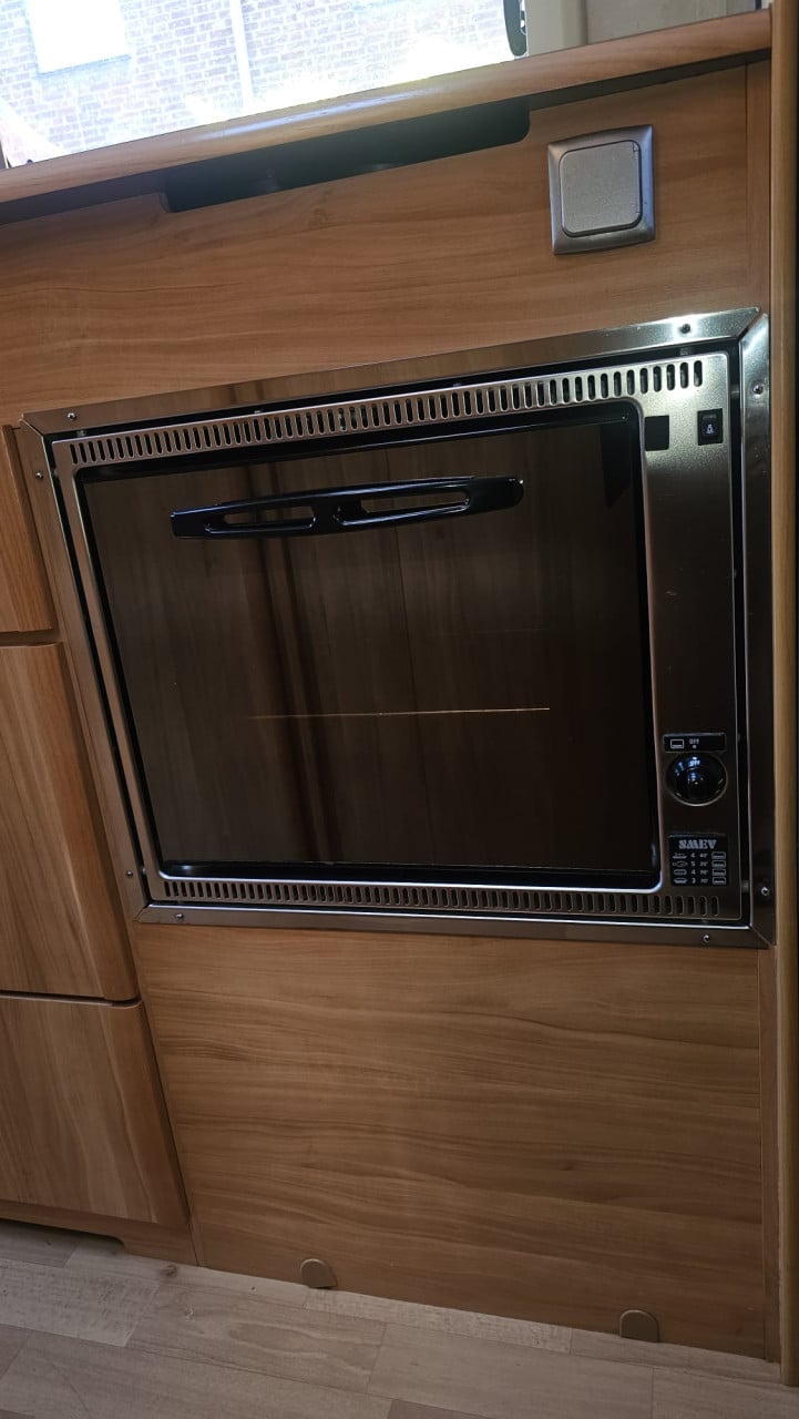 Adria isola 635 half integraal