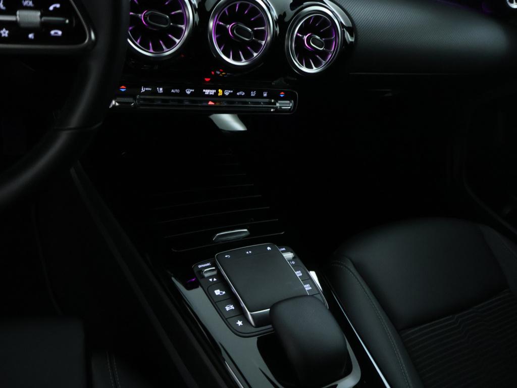 Mercedes-Benz Cla 250 e plug-in hybride elektrische achterklep | smartphone