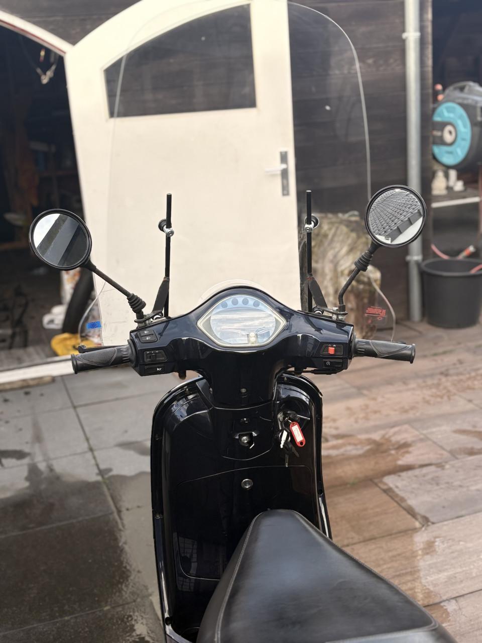 Snorscooter GTS Toscana Dynamic bouwjaar 03-2021