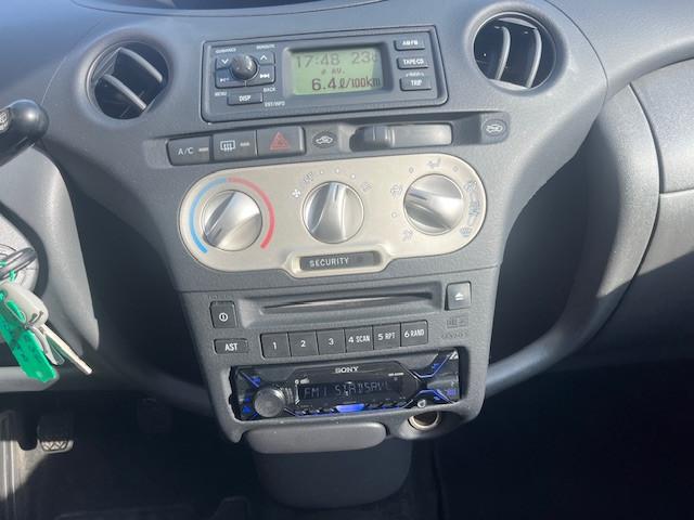 Toyota Yaris 1.3 VVT-I Sol Airco