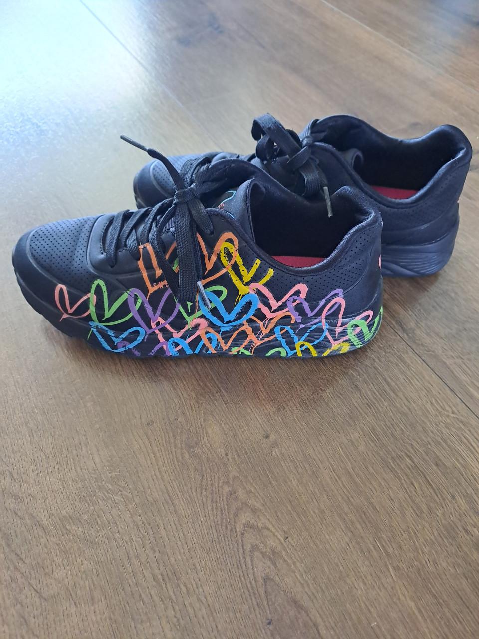 ### Zwarte skechers JGoldcrown: Uno Lite - Heart of Hearts maat 37 ###