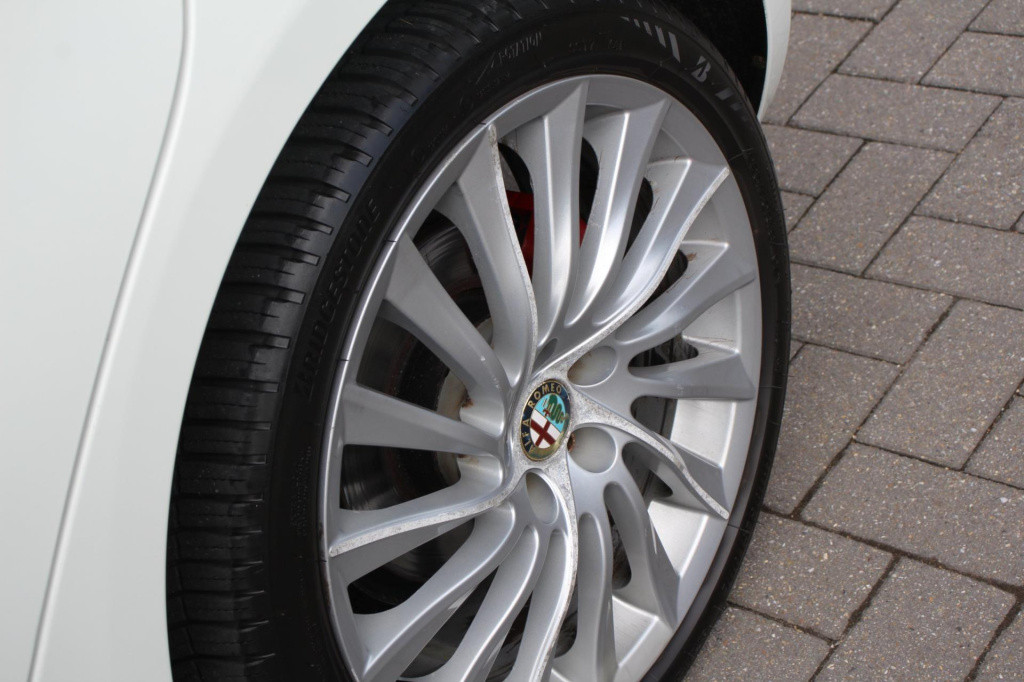 Alfa Romeo Giulietta 1.4 t turbo sportiva tct automaat - actieprijs: €10.73