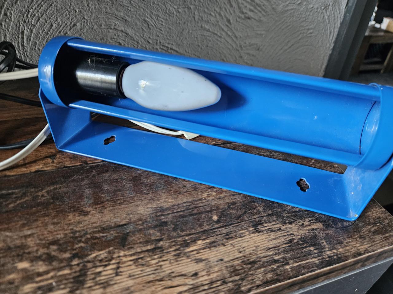 Vintage blauwe wandlamp/bedlampje met schakelaar