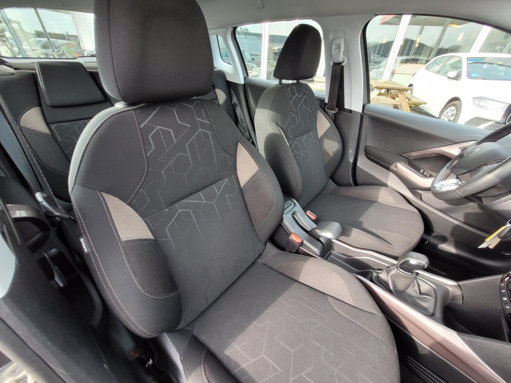 Peugeot 2008 1.2 vti active