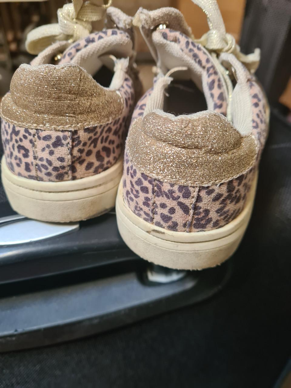 Meisjes schoenen maat 28