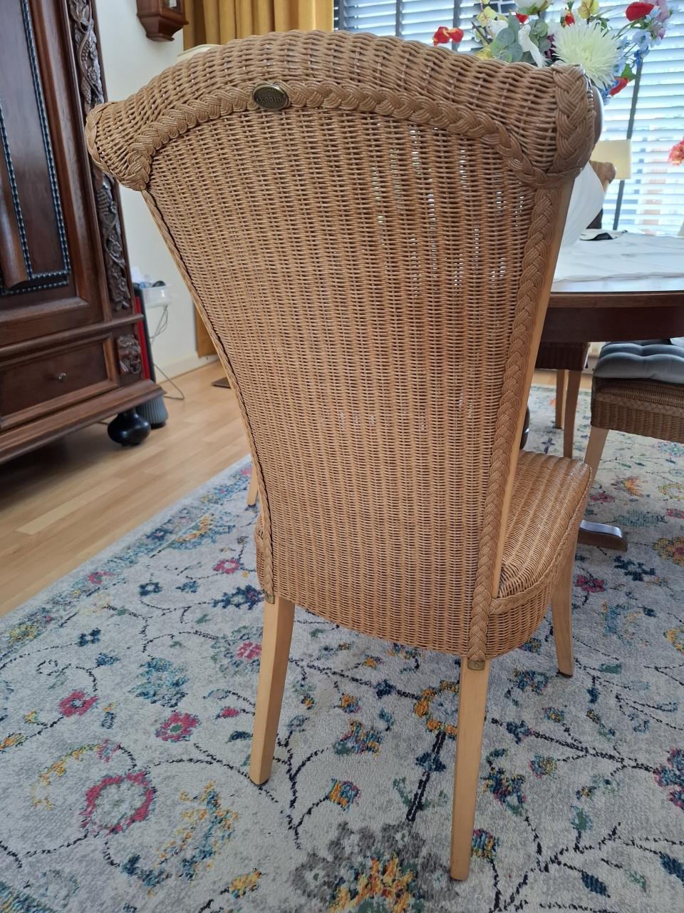 Eet kamerstoelen
