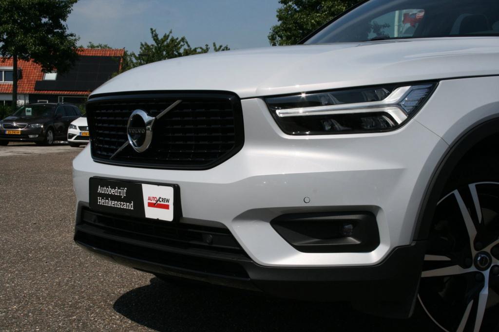 Volvo XC40 1.5 t5 recharge r-design / pano / 360camera / h&k