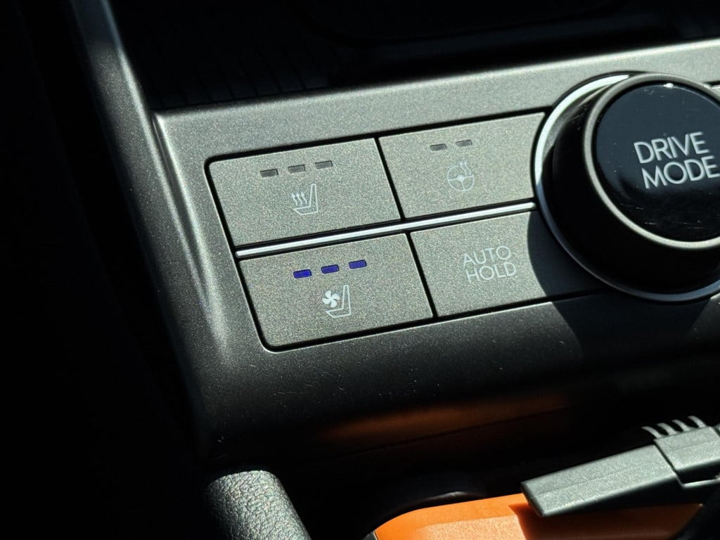 Hyundai Kona 1.6 gdi hev premium | two-tone lakkleur | stoelverwarming + -v