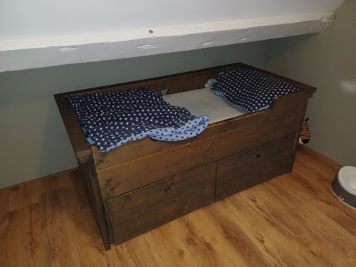 Kinderbed en kast steigerhout