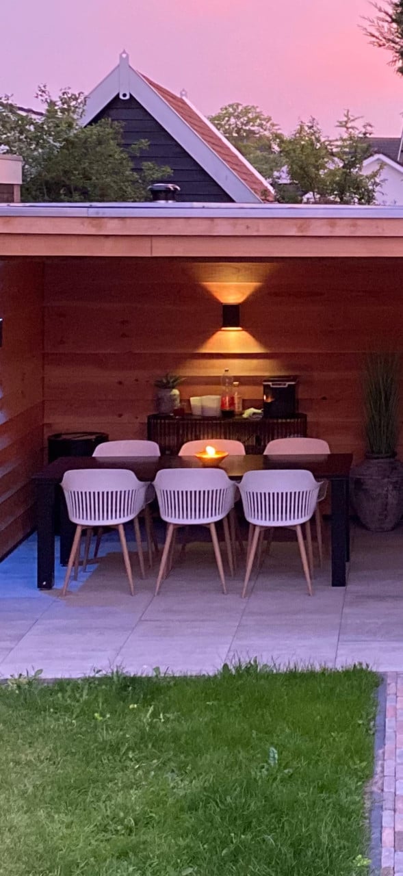 Te koop: mooie eettafel met 6 stoelen