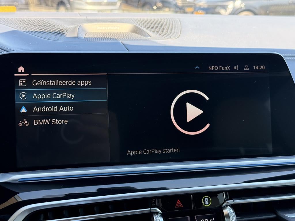 BMW X5 xdrive45e m-sport individual | b&o | sky lounge | luchtvering | mass