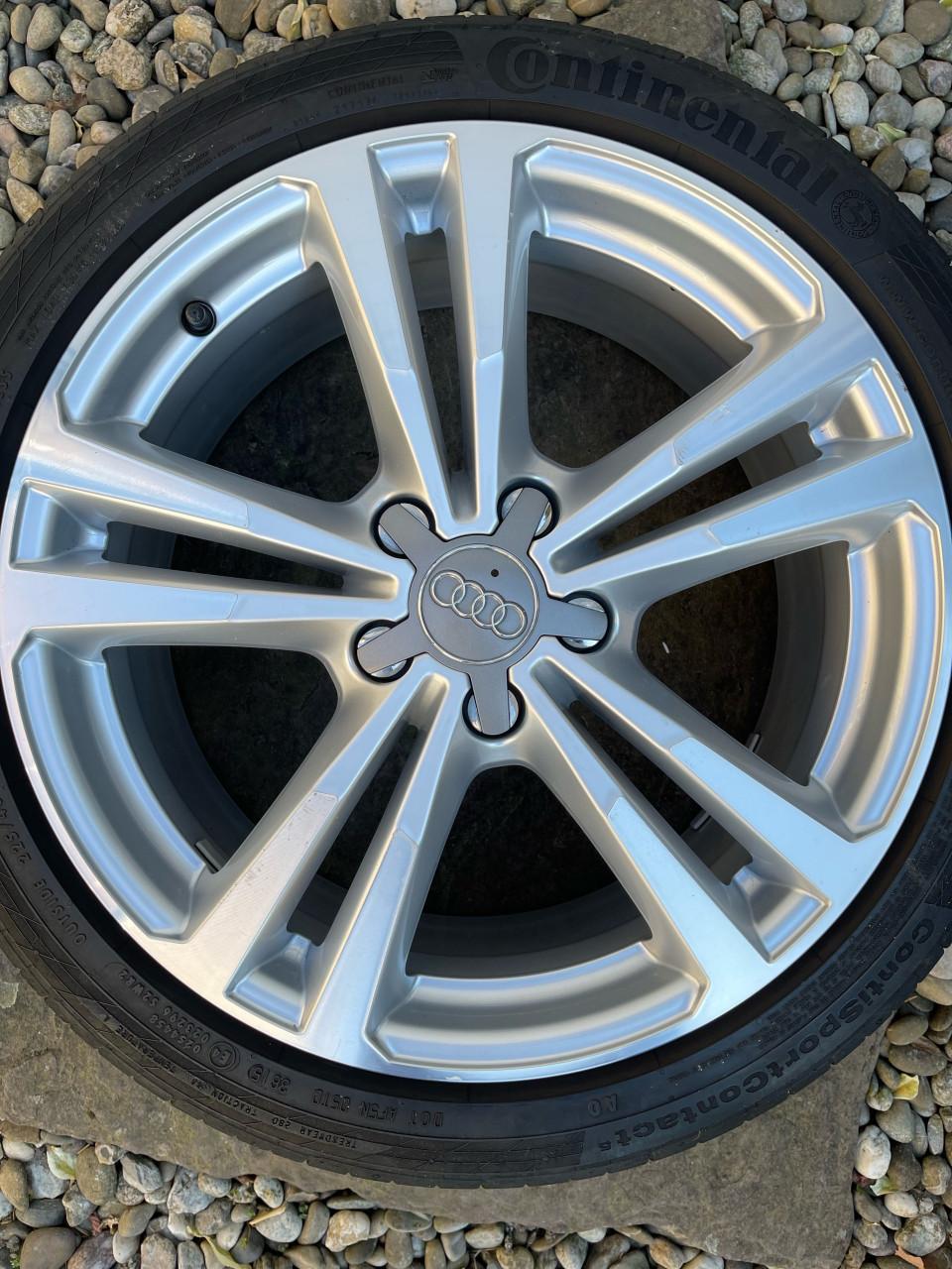 Originele Audi A3 S-line velgen 18 inch (7.5Jx18 ET51) + naafdoppen