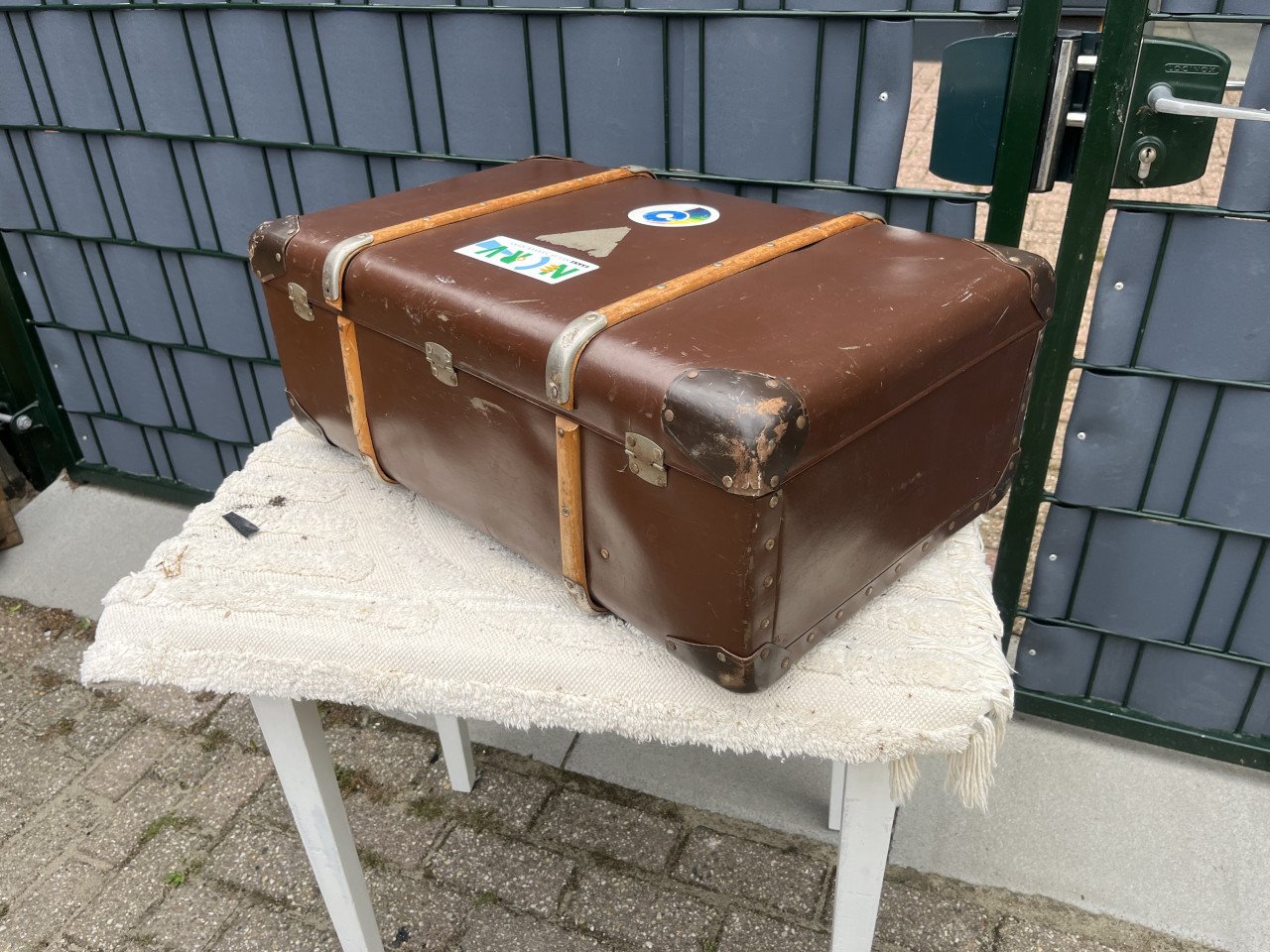 Hutkoffer met houten banden