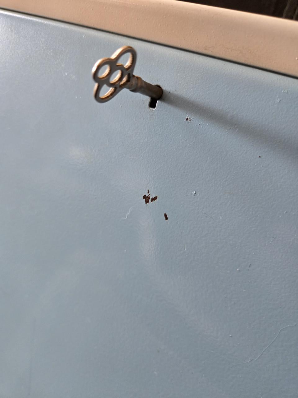 Metalen medicijnkastje Egalite jaren 50-60