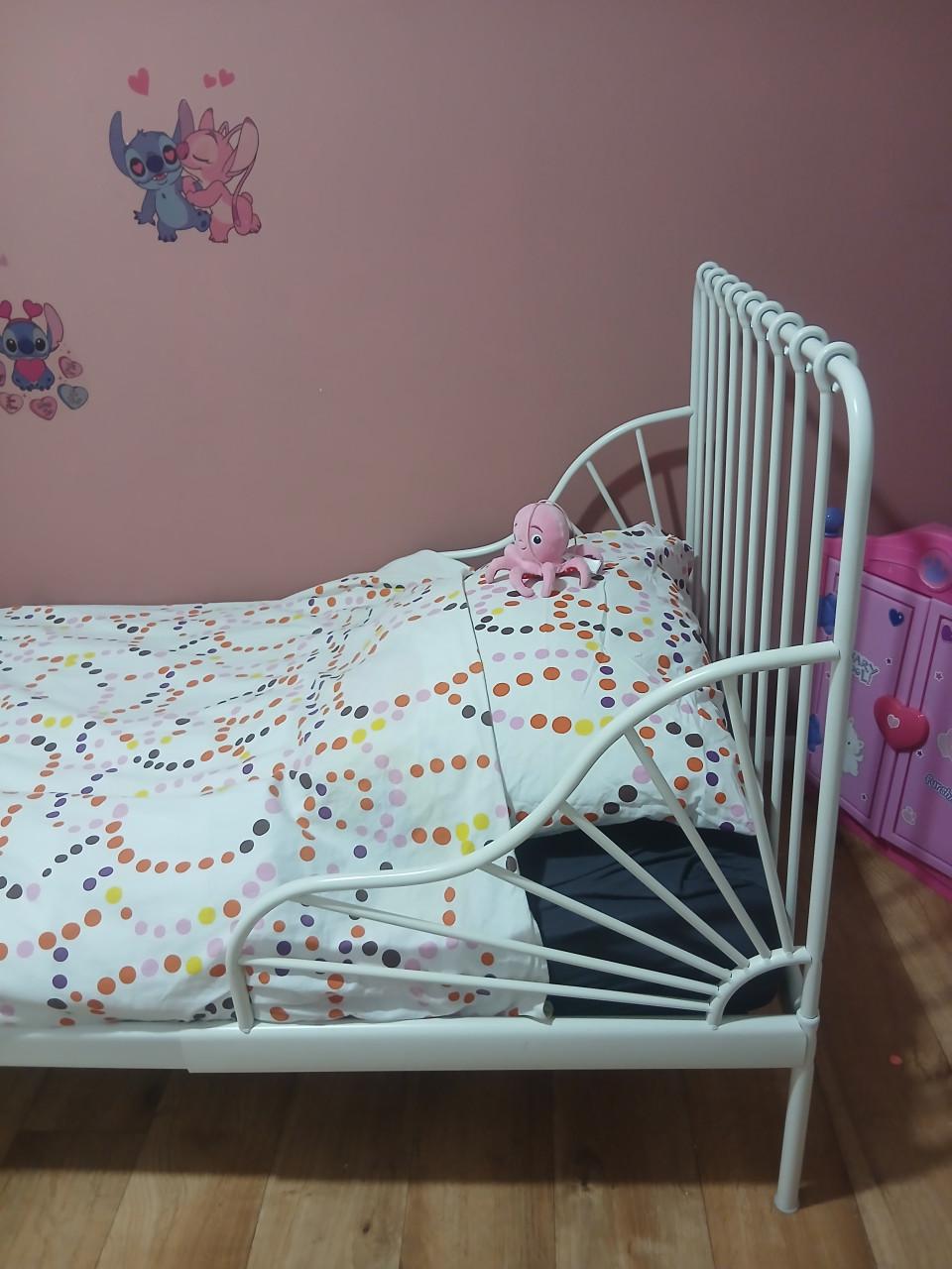 Kinderbed verstelbaar)