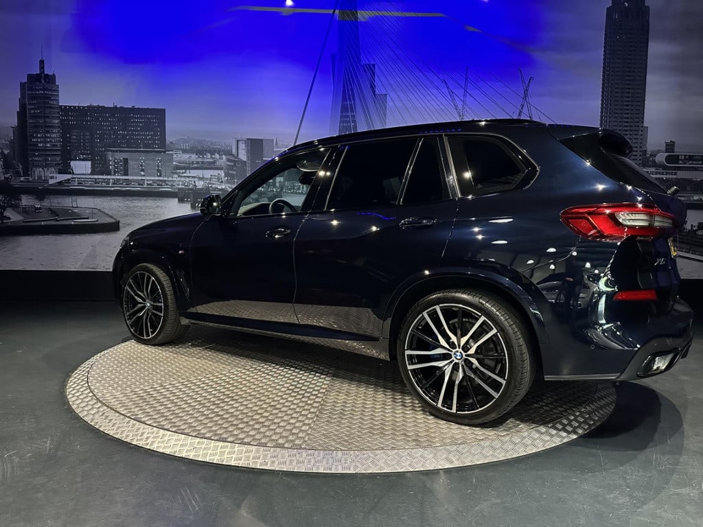 BMW X5 xdrive40i high executive m-sport *camera*22 inch*comfortseats*propil