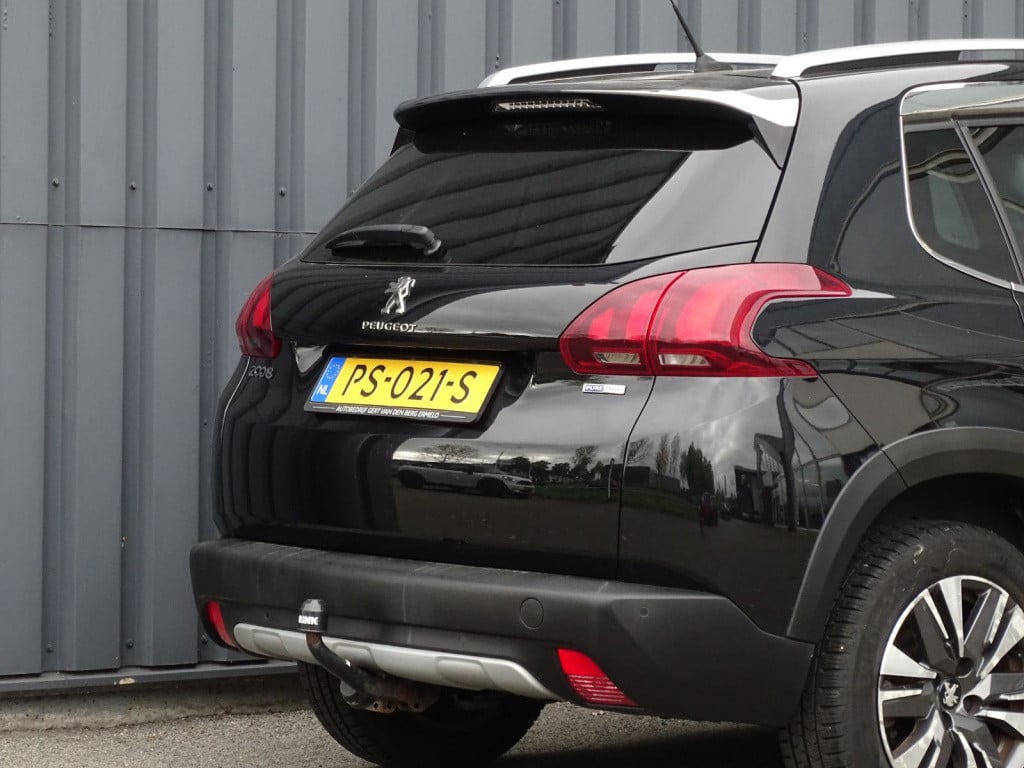 Peugeot 2008 1.2 puretech gt-line | pano | trekhaak | bluetooth | navi