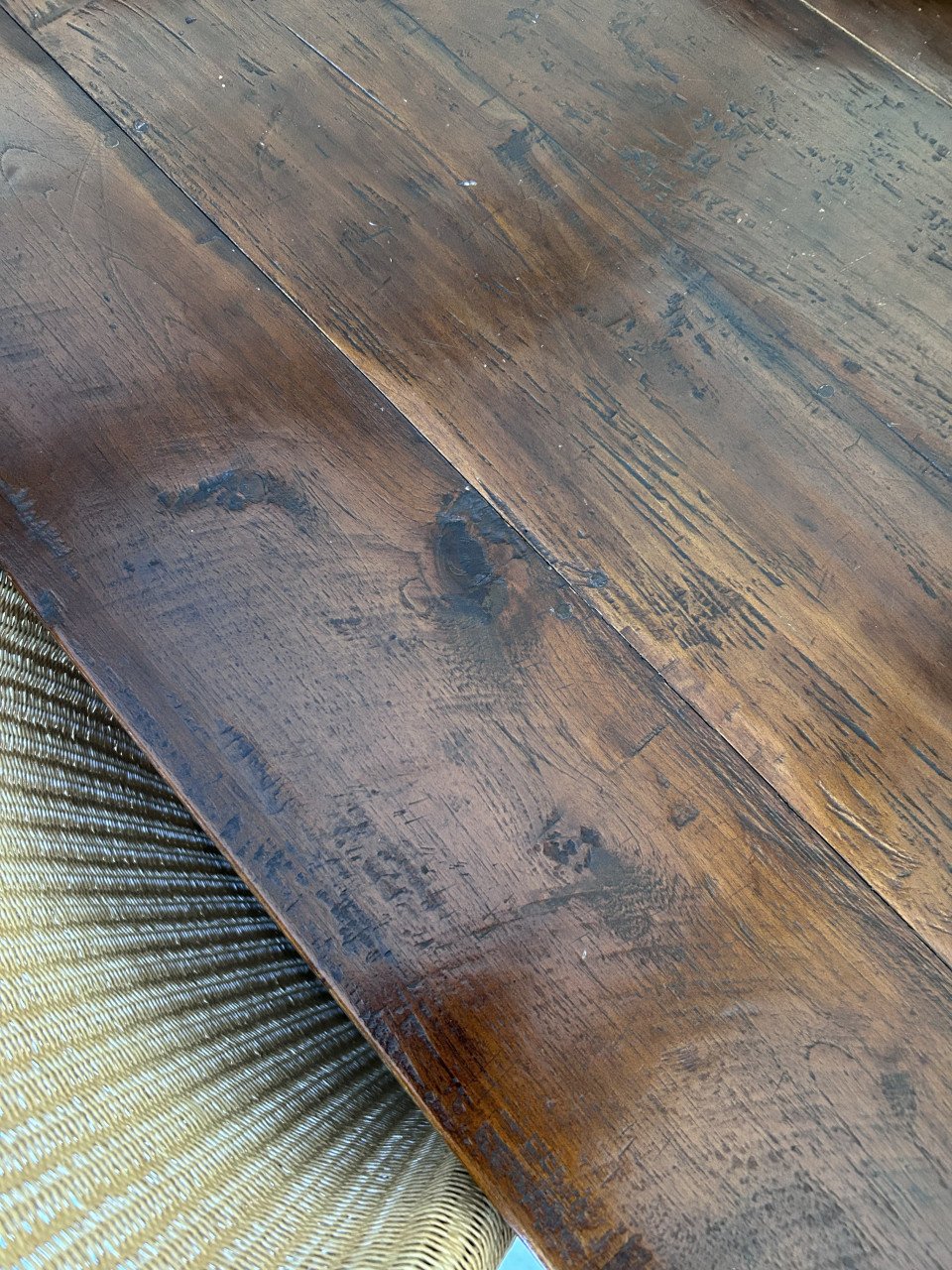 Eettafel en stoelen