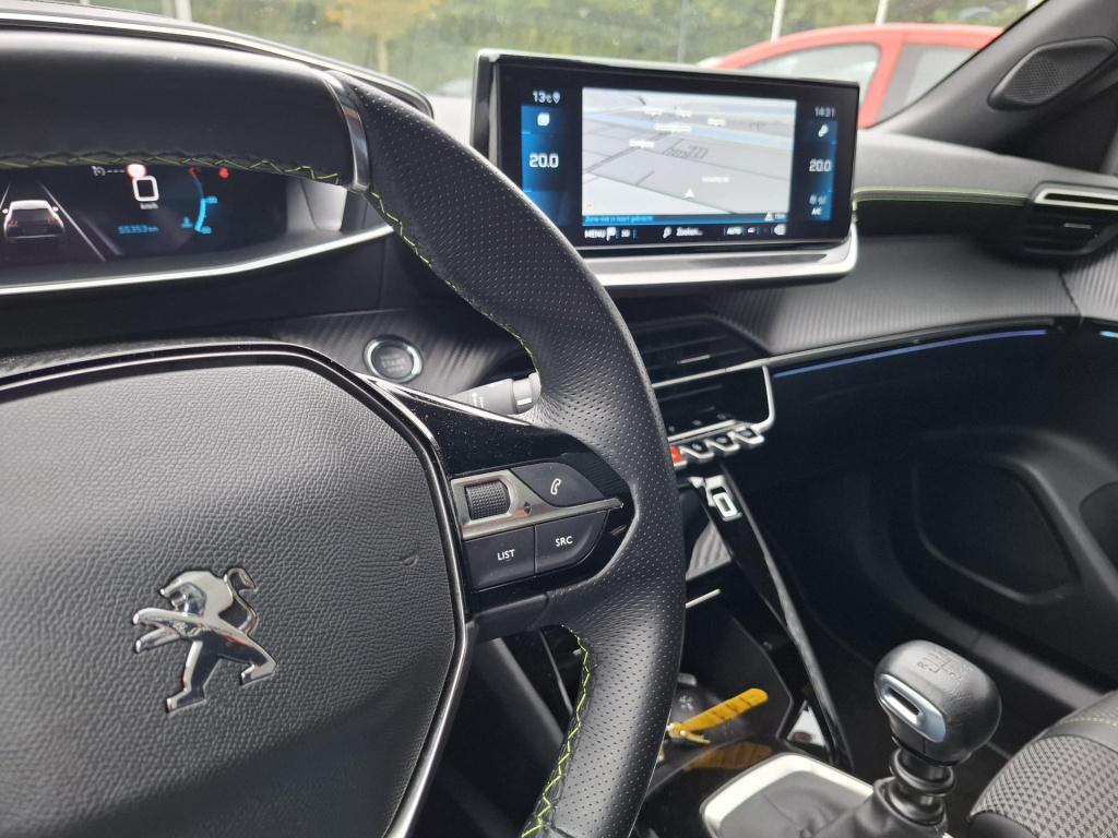 Peugeot 2008 suv 130 gt-line schuif-/kanteldak/cam/trekhaak