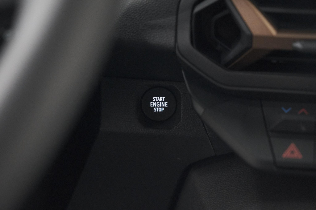 Dacia Duster tce 130 mild hybrid extreme | camera | apple carplay | automat