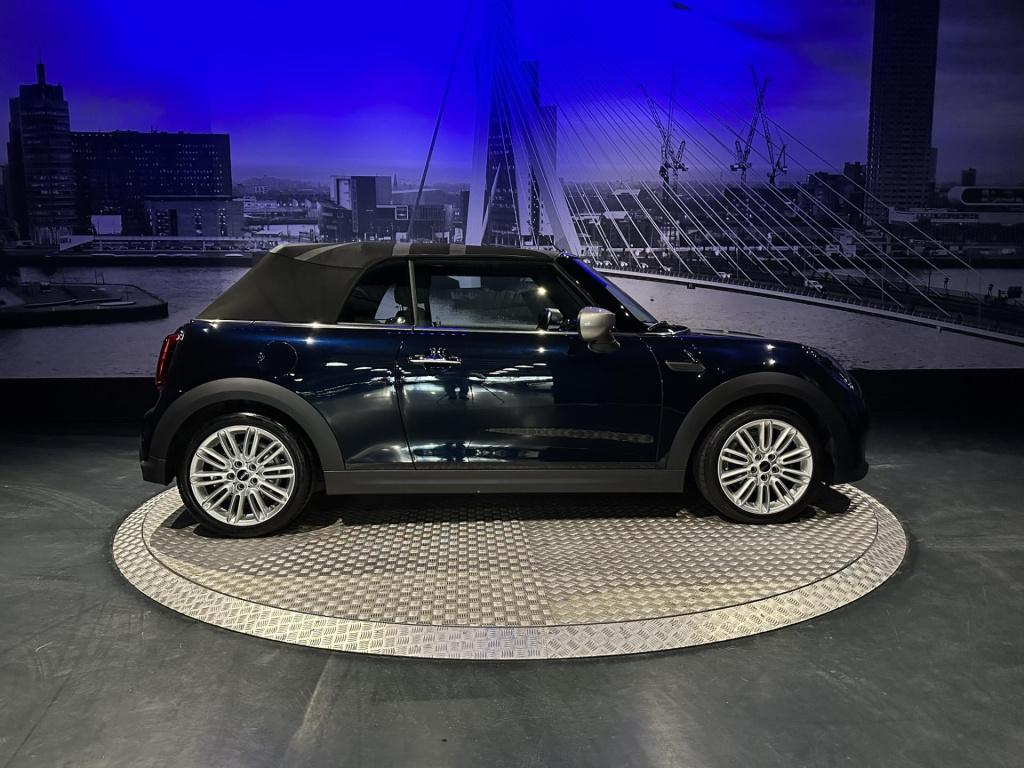 Mini Cooper Cabrio mini 1.5 mini yours *led*camera*navi*