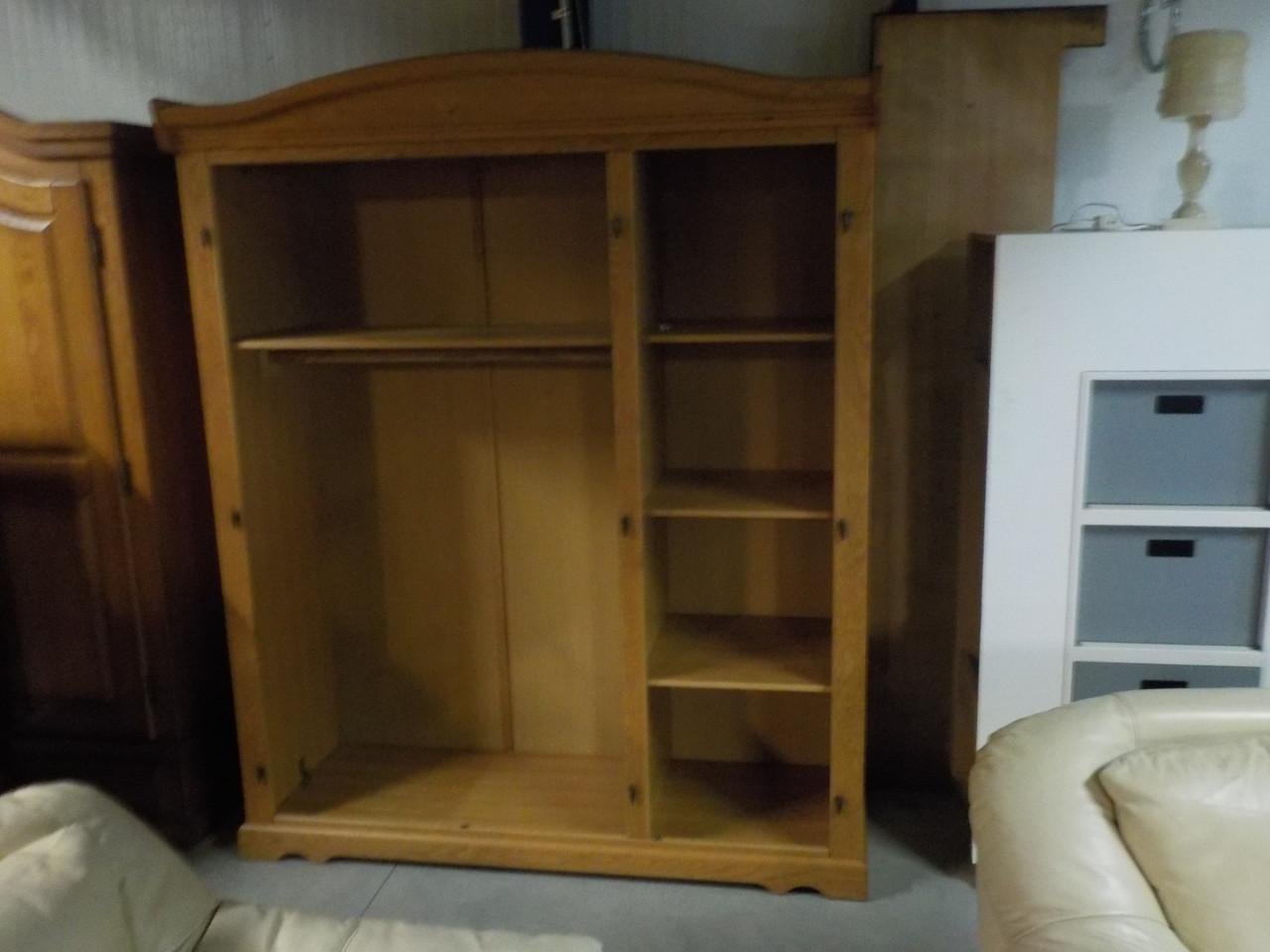 Massief blank eiken kleerkast in vrijwel nieuw staat