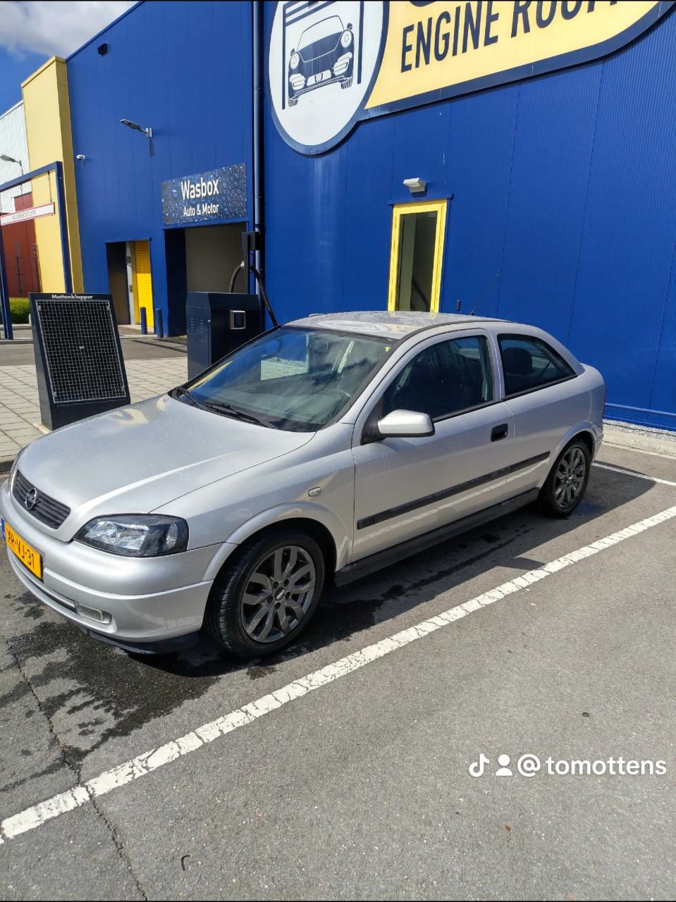 Opel astra g 1.8 sport