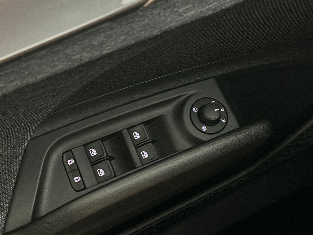 Skoda Elroq business edition tour elektromotor 210 kw / 286 pk