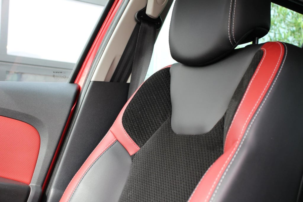 Renault Clio 1.2 tce intens - bose - leder - navi - aut inparkeren - camera