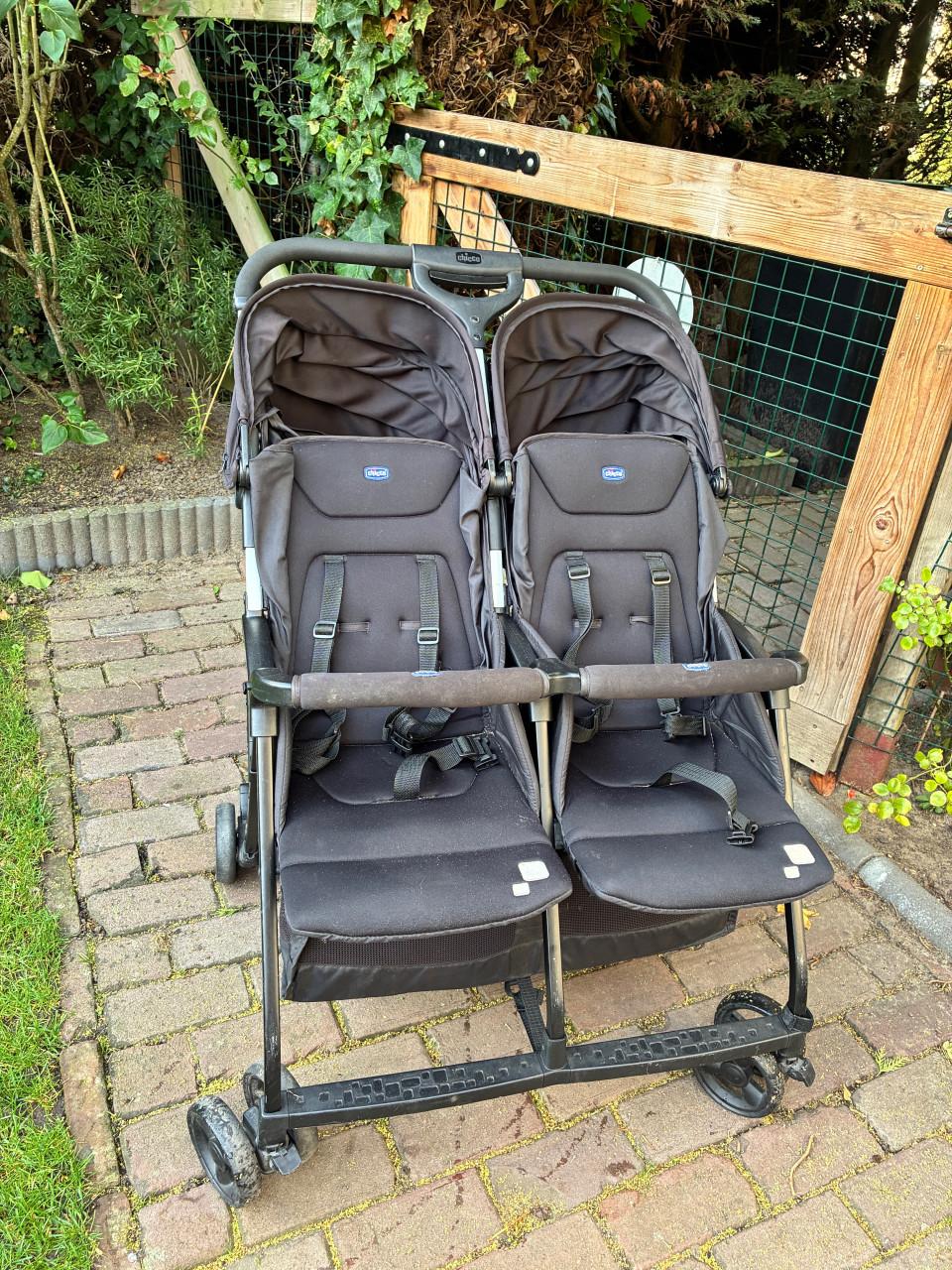 Chicco Twin Buggy – Ideaal voor een tweeling of twee kleintjes!